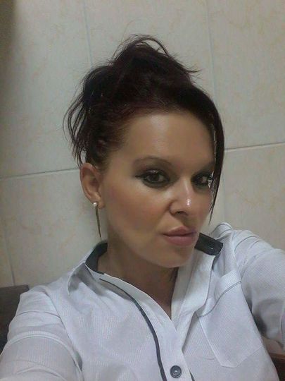 Взрослая болгарка продемонтстрировала груди